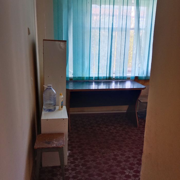 Nukus 22 mkda 3 etaj 2 xanali kvartiraga beriledi areston kondyori bar