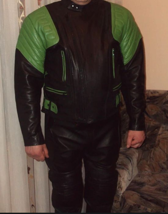 Costum motocicleta din piele