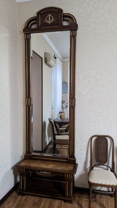 Антикварное трюмо после реставрации.Вся бронза,включая полоски, родная