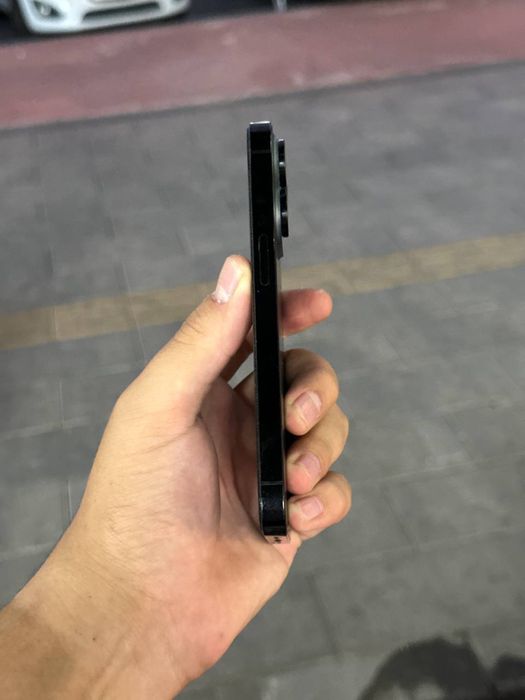 Iphone 14 pro qora rangda