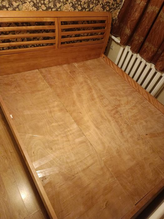 Продам двухспальную кровать