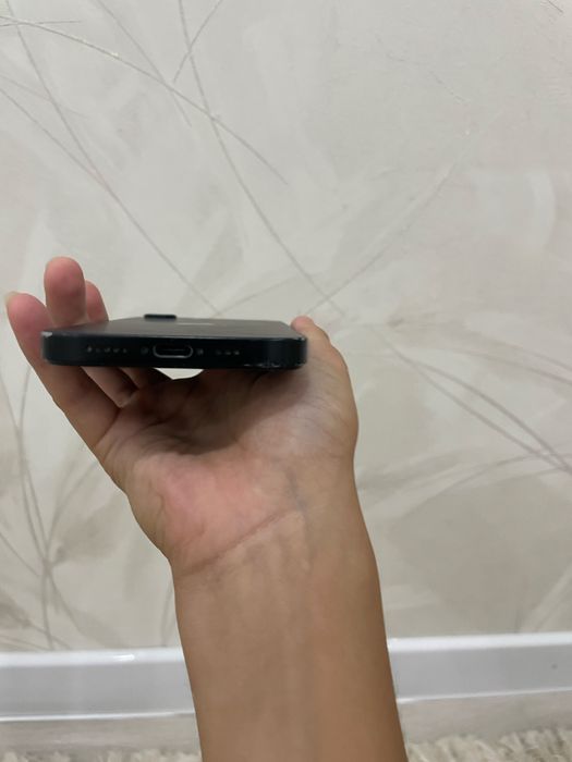 Iphone 16e черный