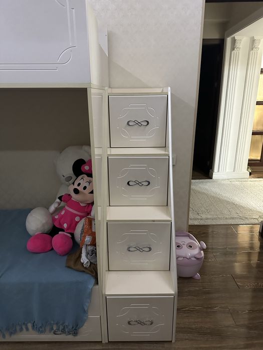 Двухярусная кровать