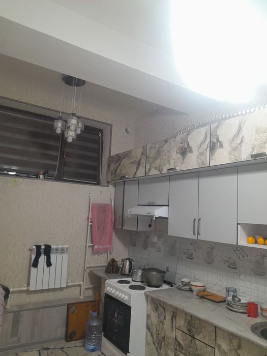 Kvartera sotiladi kreditlik gulzor domladan Navoi kuchadagi