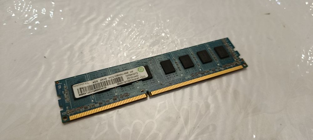 Ddr3 4 gb 2 штуки 1333 MHz