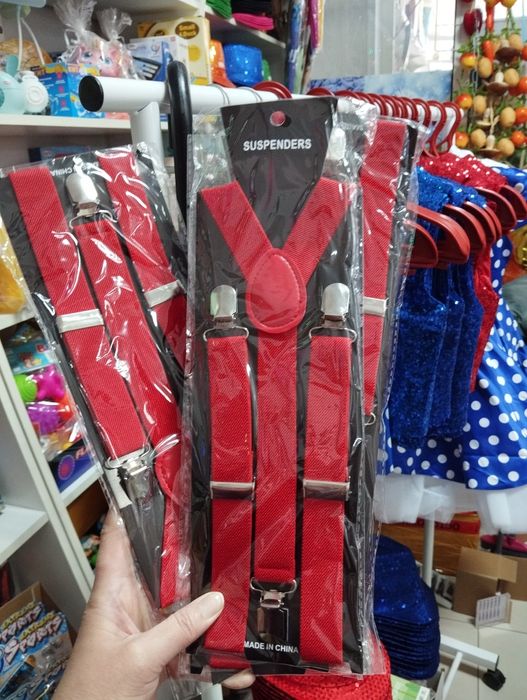 Шляпы, жилетки, галстуки,бабочки