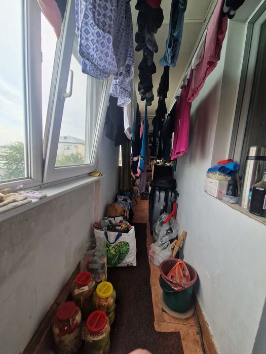 Vând Ap 3 camere, et. 4/4 , 2 balcoane , 2 băi, CT, AC, Termopan.