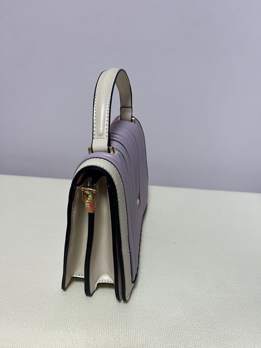 Дамска чанта с дръжка