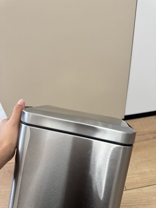 Новые мусорки, ведро