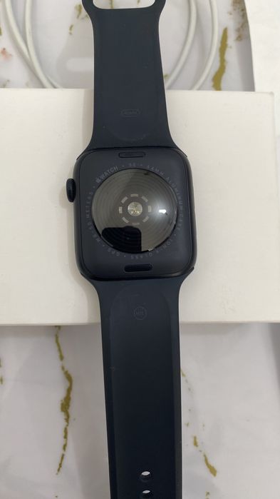 Apple Watch SE почти новый