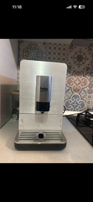 Espressor Beko CEG5301X cu rasnita de cafea integrata