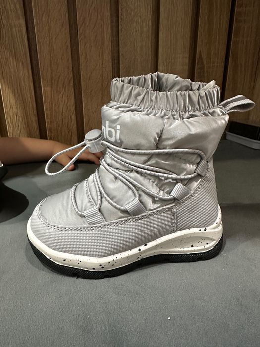 Продам детские зимние блтинкиг