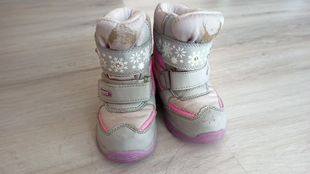 Продам зимние сапожки для девочки