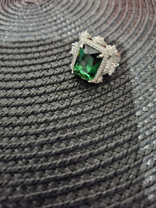 Inel cu smarald sintetic placat cu argint