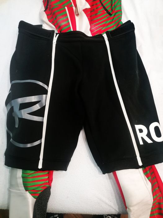 Продавам почти нови състезателни къси гащи на Rossgnol