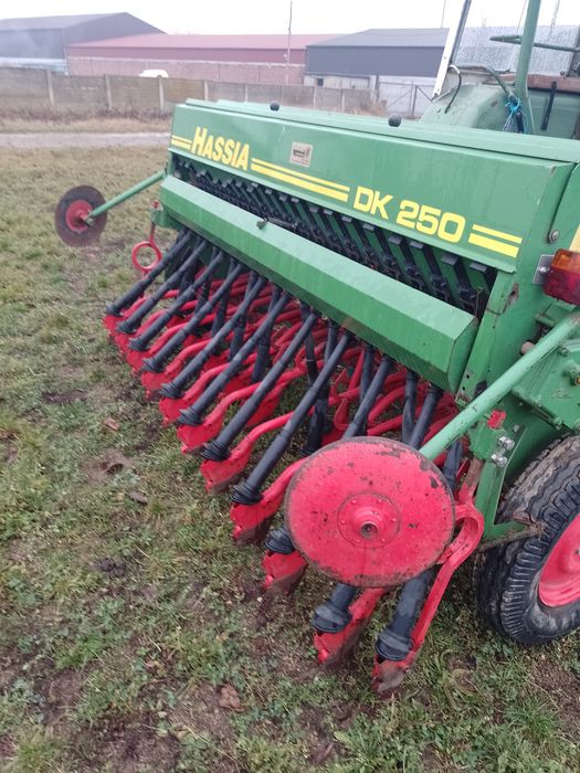 Semănătoare păioase Hassia 2,5m 21 rânduri