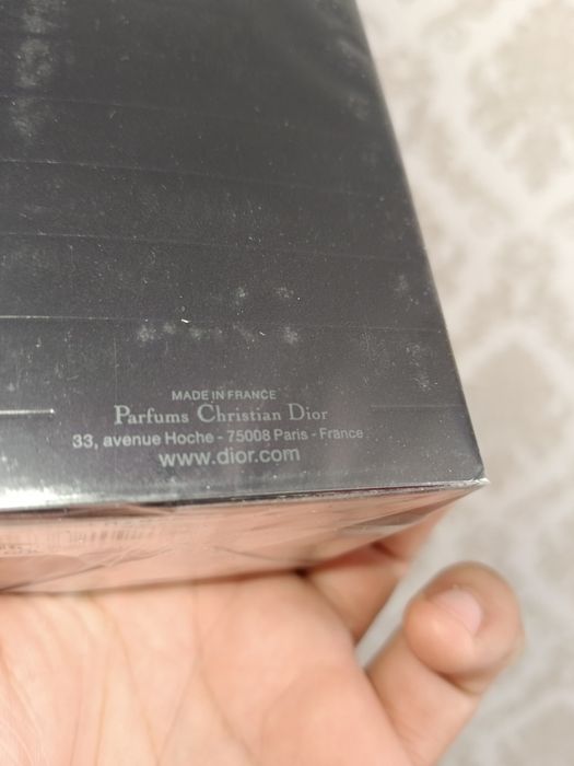 Срочно продам новый оригинал мужской духи SAUVAGE Dior