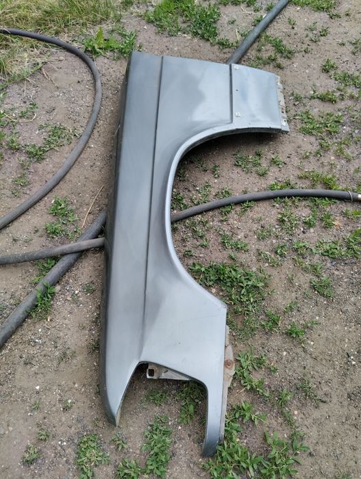 Крыло левое Мерседес 190