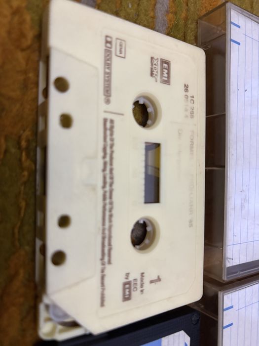 Casete audio vechi – BASF LH90, EMI, casete în carcase