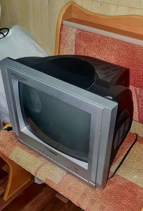 Детская кровать-люлька и вещи