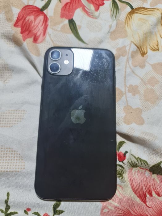 Vand iphone 11 PENTRU PIESE mentionez E STRICAT
