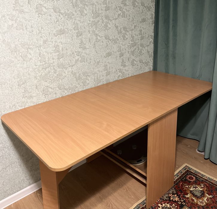 Үлкен биік үстел сатылады