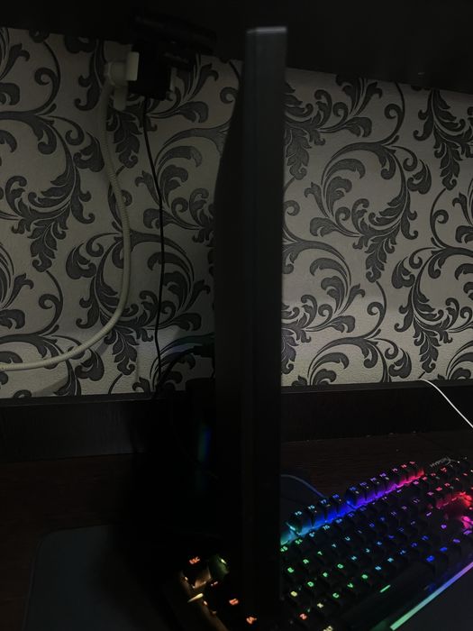 Монитор LG черный