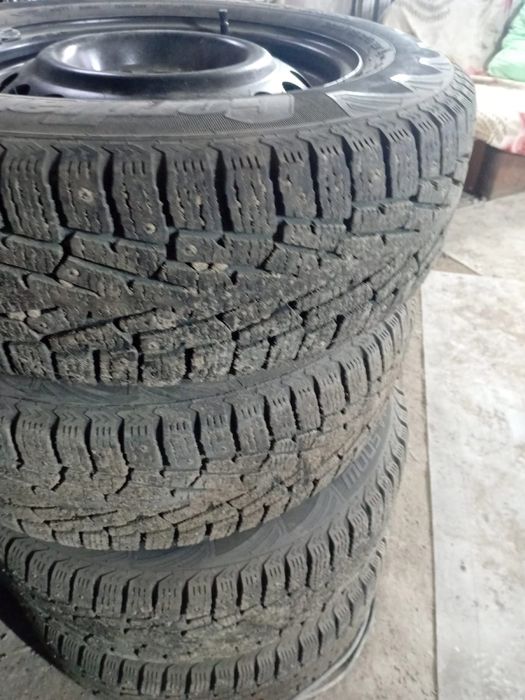 Продам резины комплект на мерседес