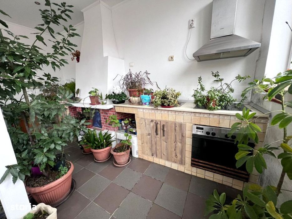 Casa tip duplex – 272 mp utili, 9 camere ,in  zona Cetate