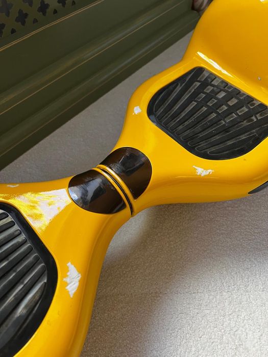 Hoverboard galben.