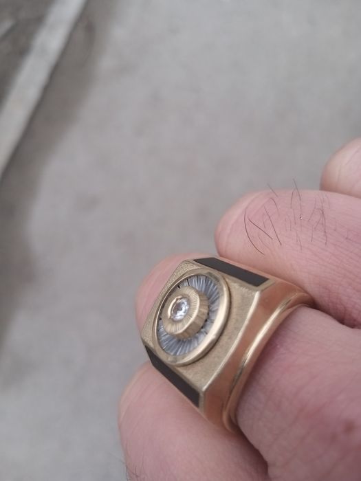 Печатку золотую продам