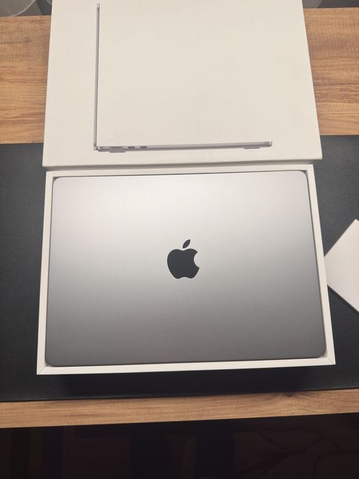 Macbook air M3 16gb
