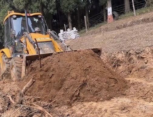 Lucrari / Inchiriere buldoexcavator jcb