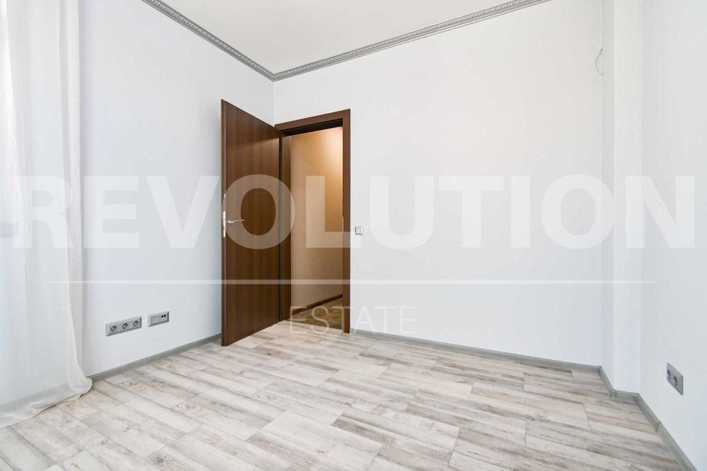 Продава се Тристаен апартамент в София, Витоша - 137 кв.м за 2592 €/кв.м - Снимка #5