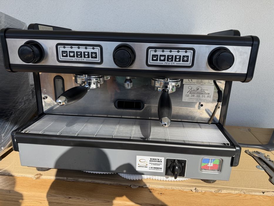 Espressor Profesional La spaziale New EK ( revizionat complet : curatat boiler , pompa noua , declacifiat complet)