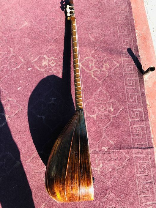 Oʻzbekcha soz  sotiladi