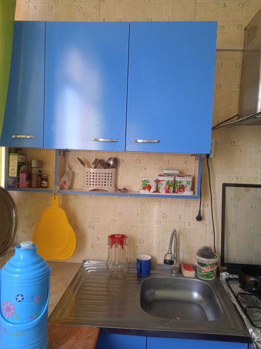 Shahar markazidan 2 xonali uy sotiladi.