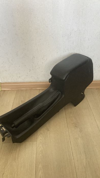 Подлокотник Passat b3 b4