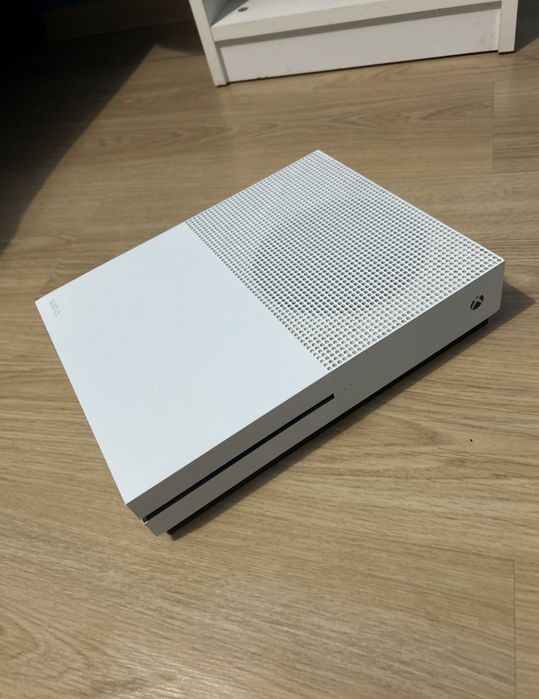 Vând volan gaming series cu Xbox series s