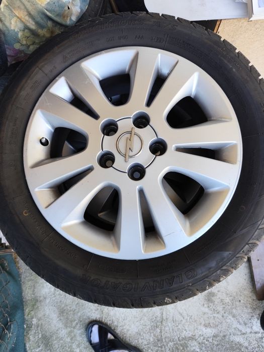 205/55/16 всесезонни с джанти