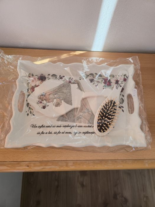 Set Tavă Mireasă, Oglindă și Perie - Personalizat - Nou