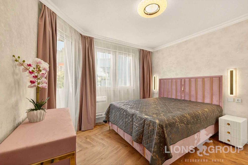 Дава се под наем Тристаен апартамент в Варна, Център - 100 кв.м за 1650 € - Снимка #16
