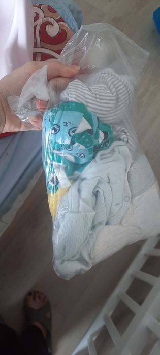 Отдам одежду детскую и взрослую