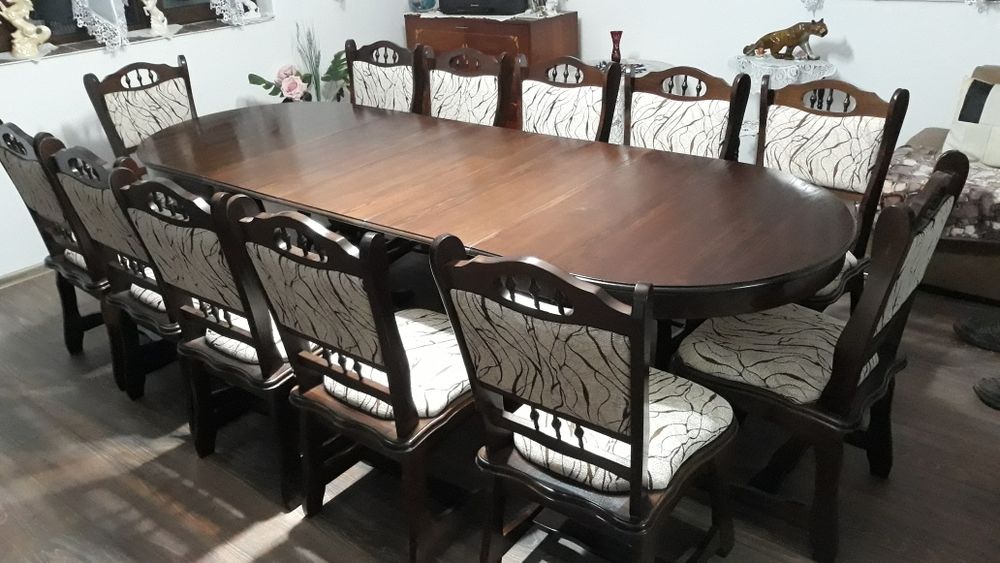 Vand set rustic masa ovala extensibila cu 10  scaune