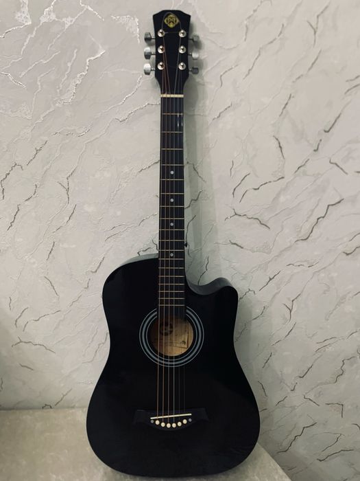 Акустическая гитара