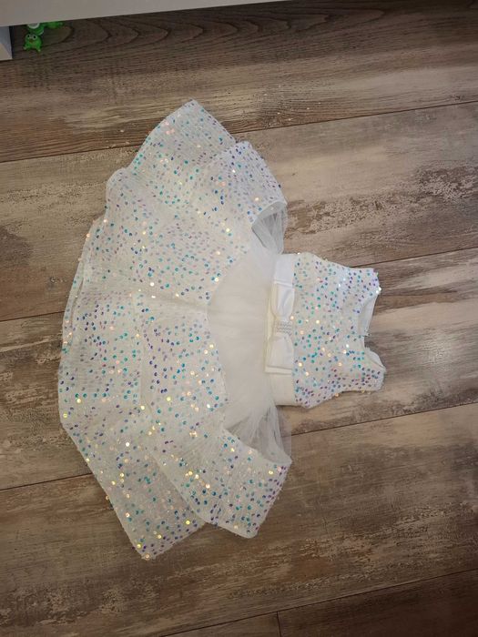 Детска рокля с пайети