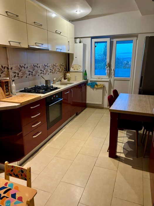 Vand sau inchiriez apartament 2 camere zona garii