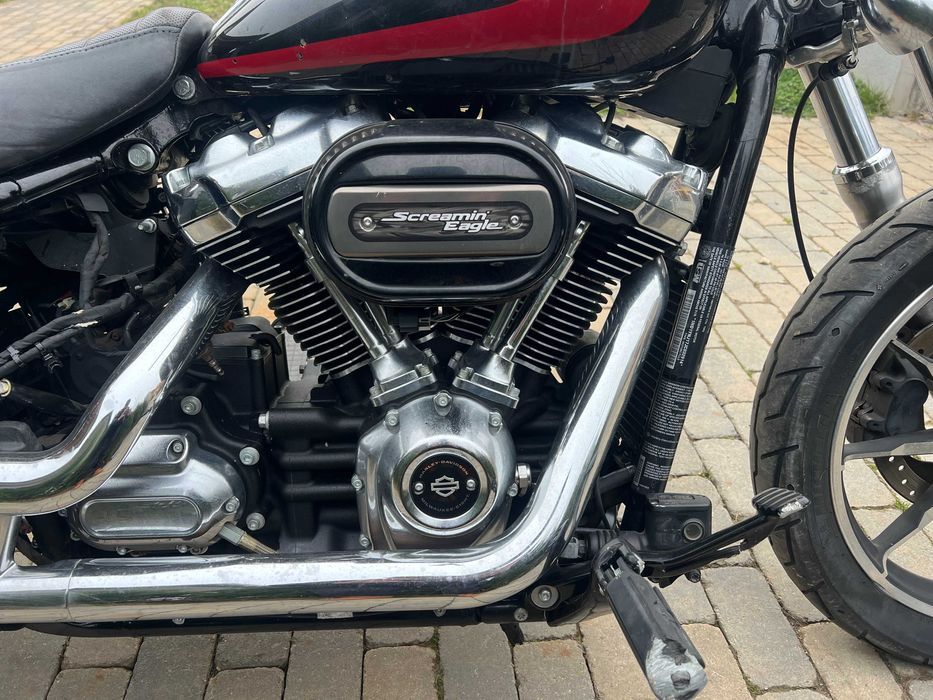 Harley Davidson FXLR Dyna Low rider AVARIAT