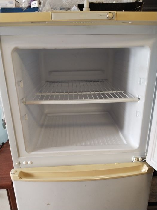 Холодильник Бирюса