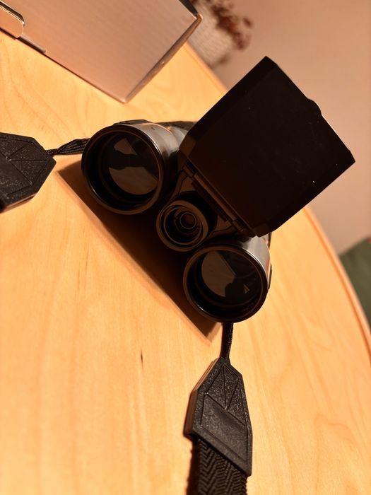 Дигитална камера в бинокъл